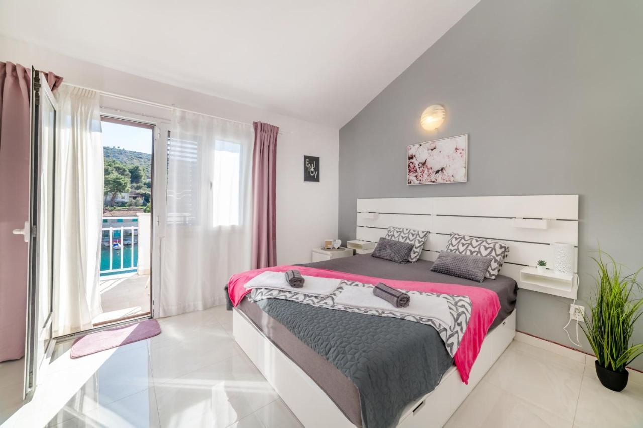 Amare Apartments Bobovisca エクステリア 写真