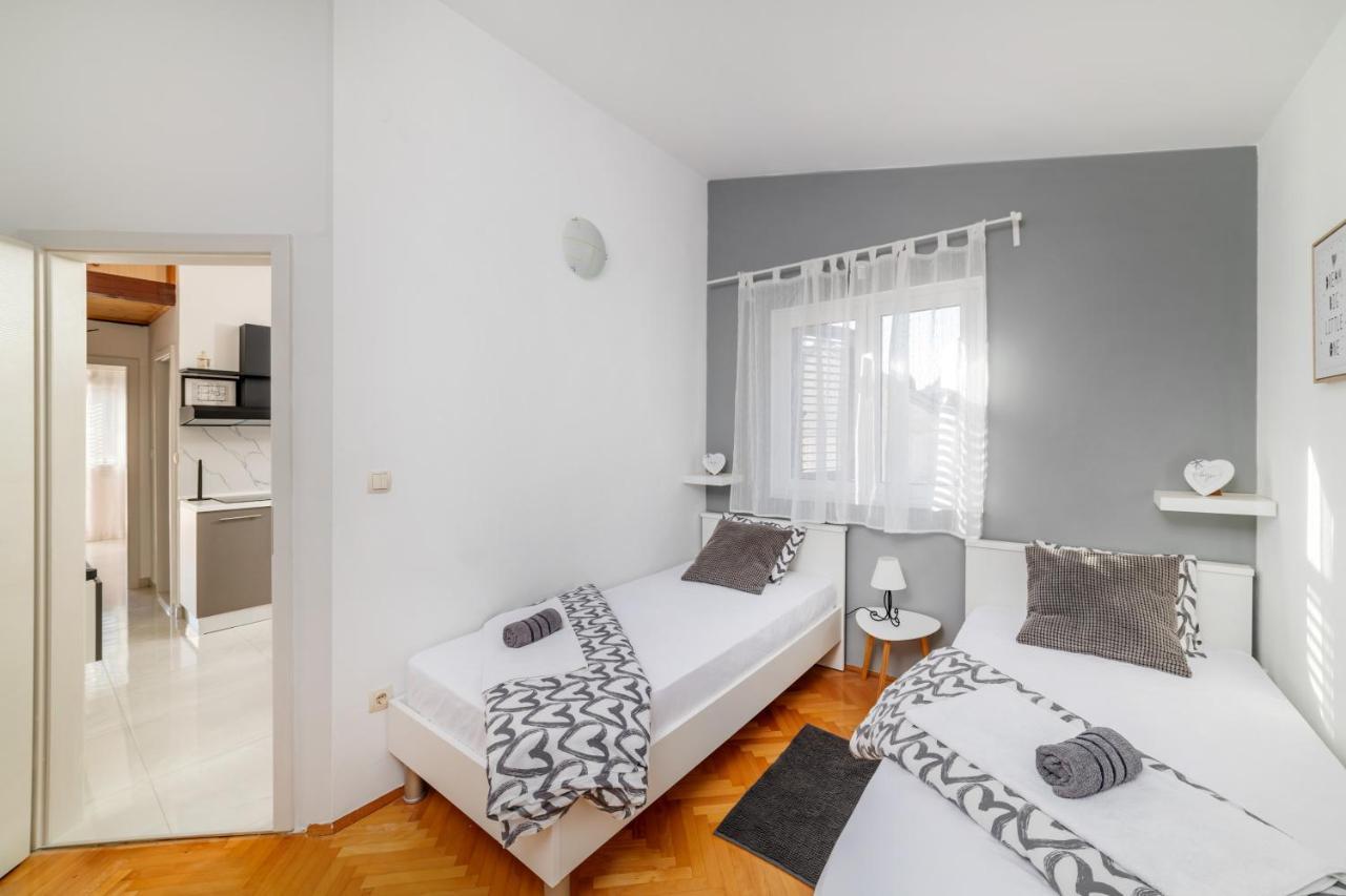 Amare Apartments Bobovisca エクステリア 写真